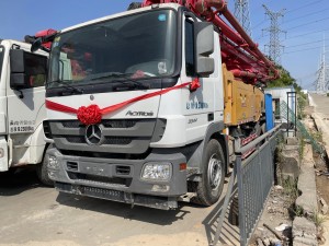 Camion de pompe concrète de 2018 Sany 49m d'occasion avec le châssis de benz