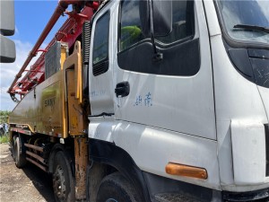 Camion pompe à béton 2012 d'occasion 52M châssis ISUZU