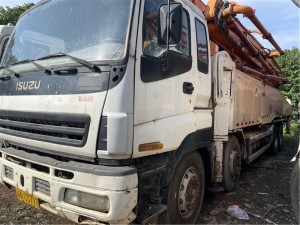 Pompe à béton montée sur camion Zoomlion 2011 52M châssis ISUZU